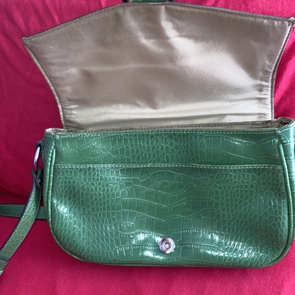 NWT First Issue purse - Picture 2 of 10